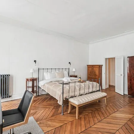 Appartamento Bnbnook - Luxury 4br 2ba - De & Louvre *