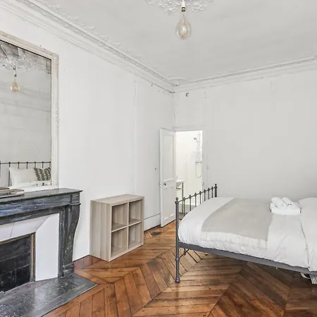Appartamento Bnbnook - Luxury 4br 2ba - De & Louvre *